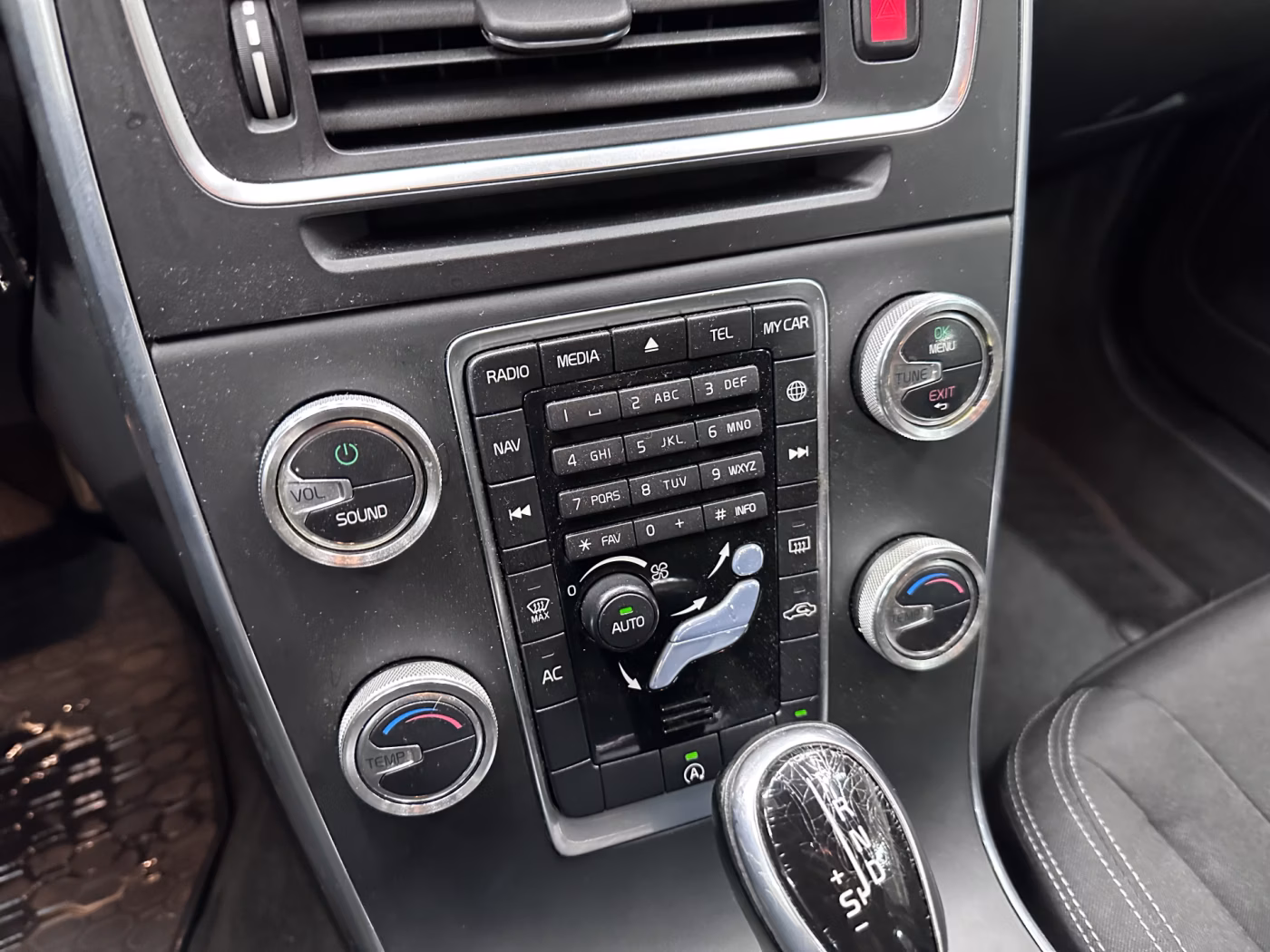 Volvo V60 фото 15
