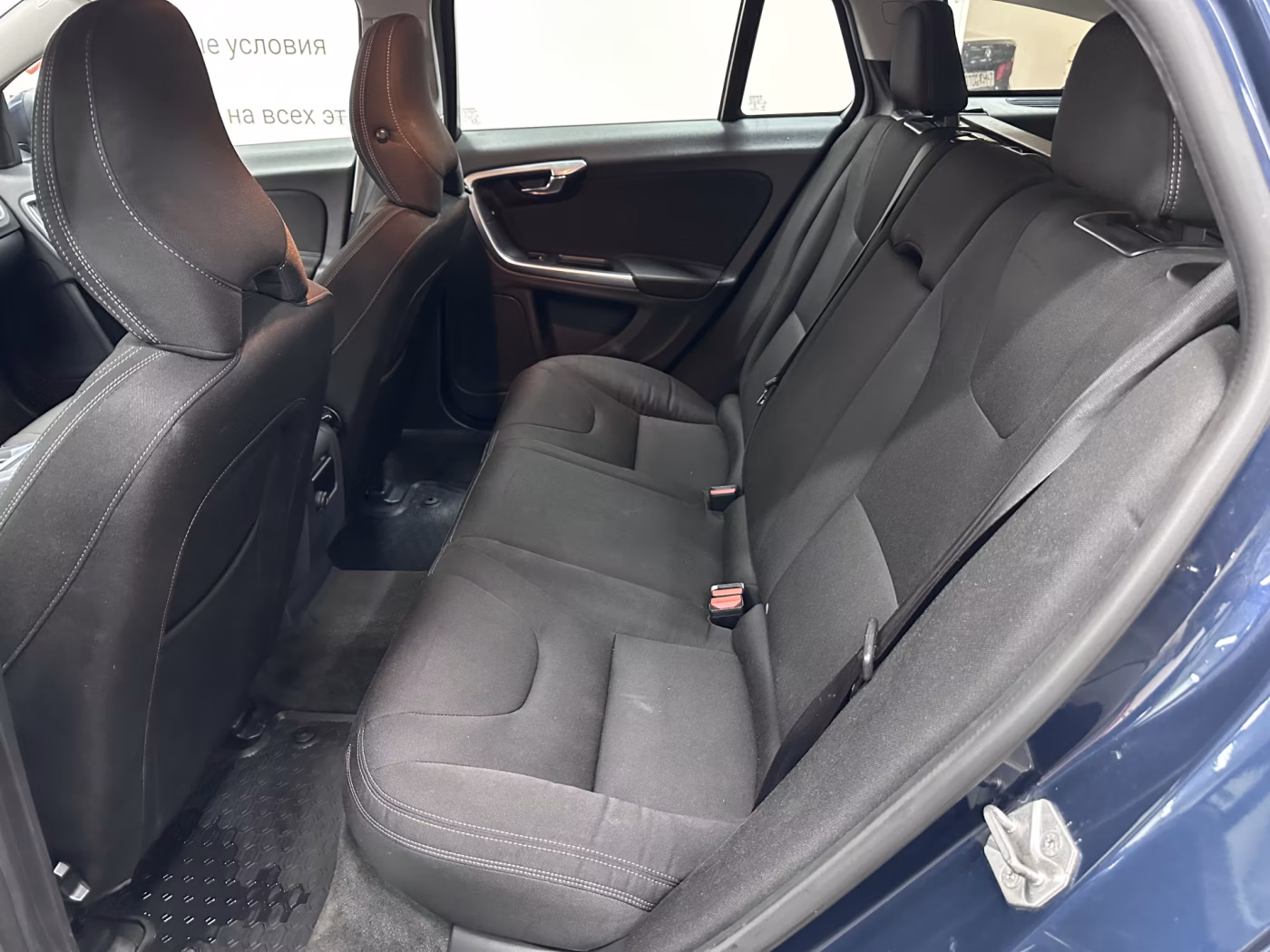 Volvo V60 фото 9