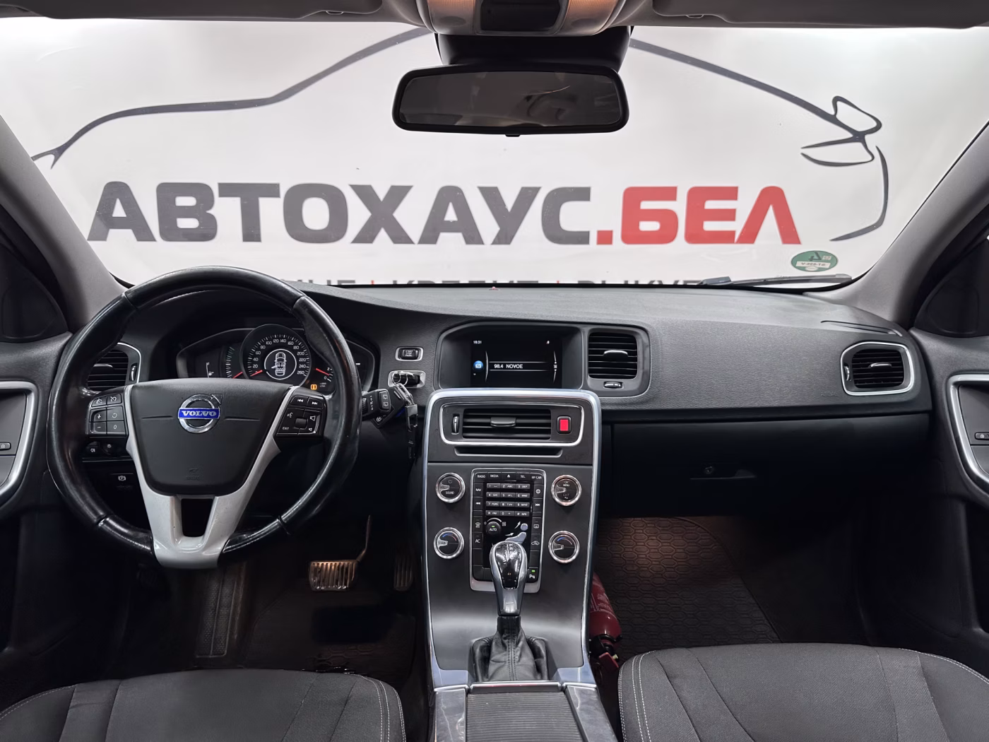 Volvo V60 фото 12