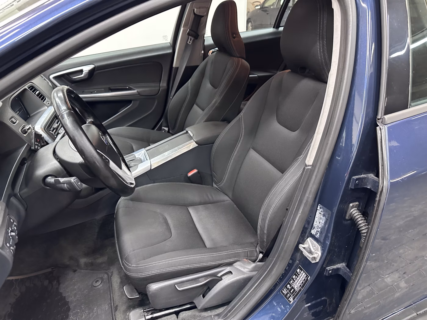 Volvo V60 фото 8