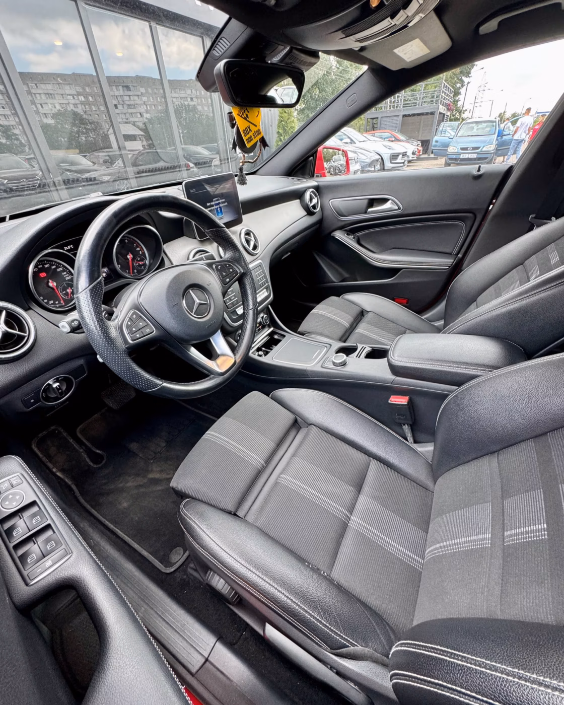 Mercedes-Benz CLA фото 10
