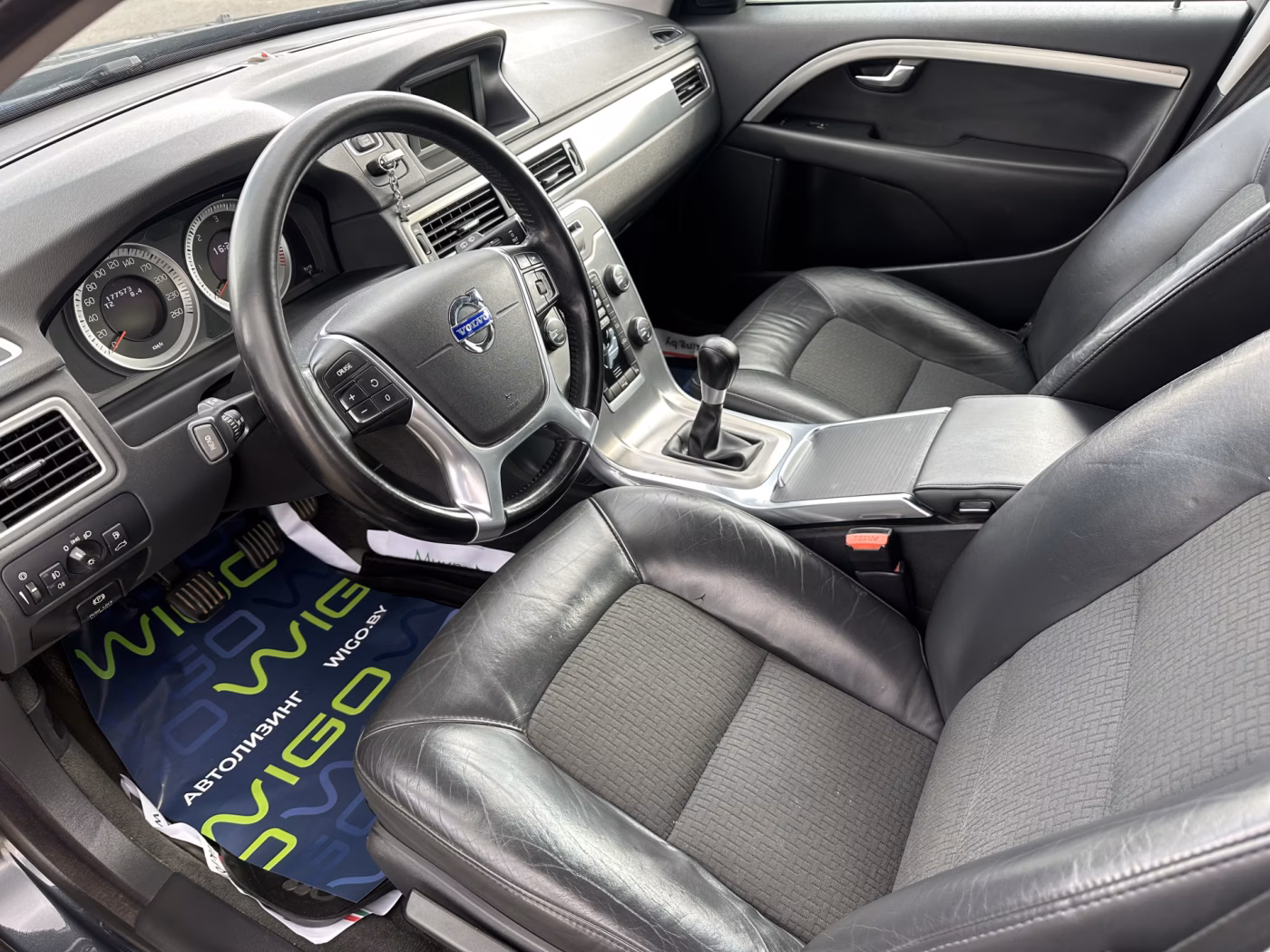 Volvo V70 фото 8