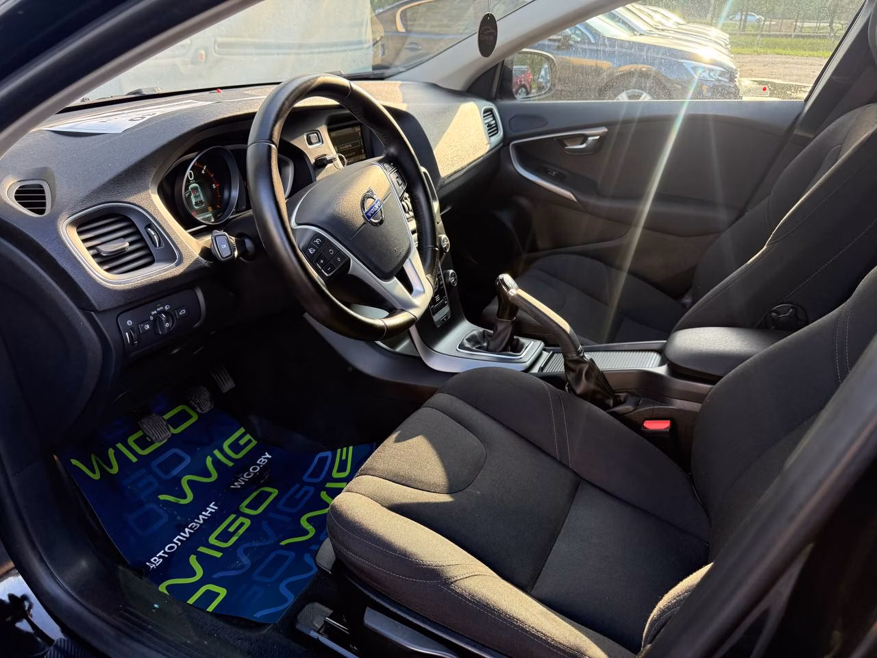 Volvo V40 фото 8