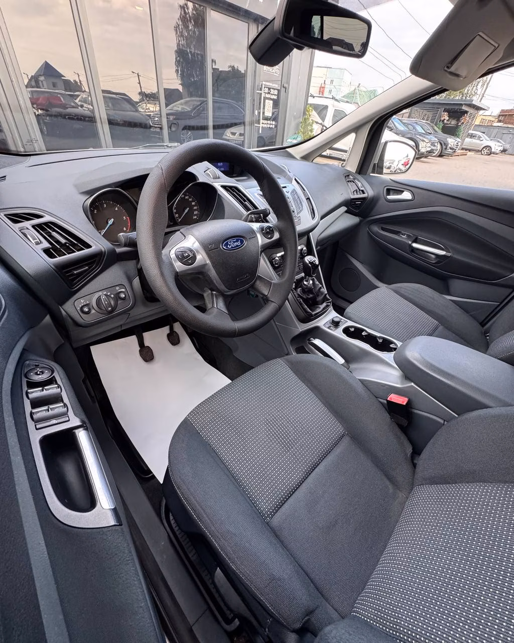 Ford Grand C-Max фото 10