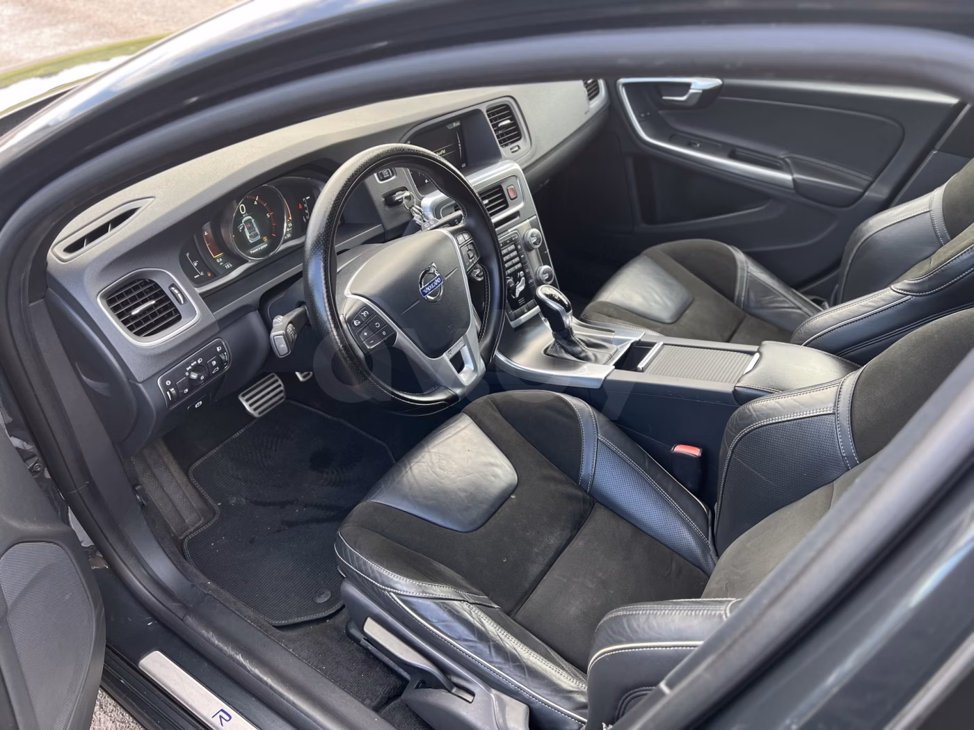 Volvo V60 фото 8