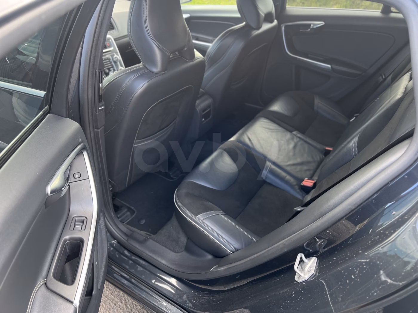 Volvo V60 фото 9