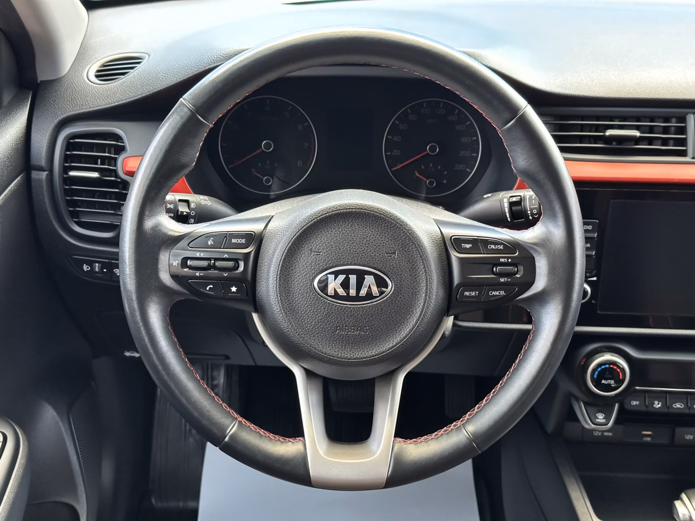 Kia Rio фото 10