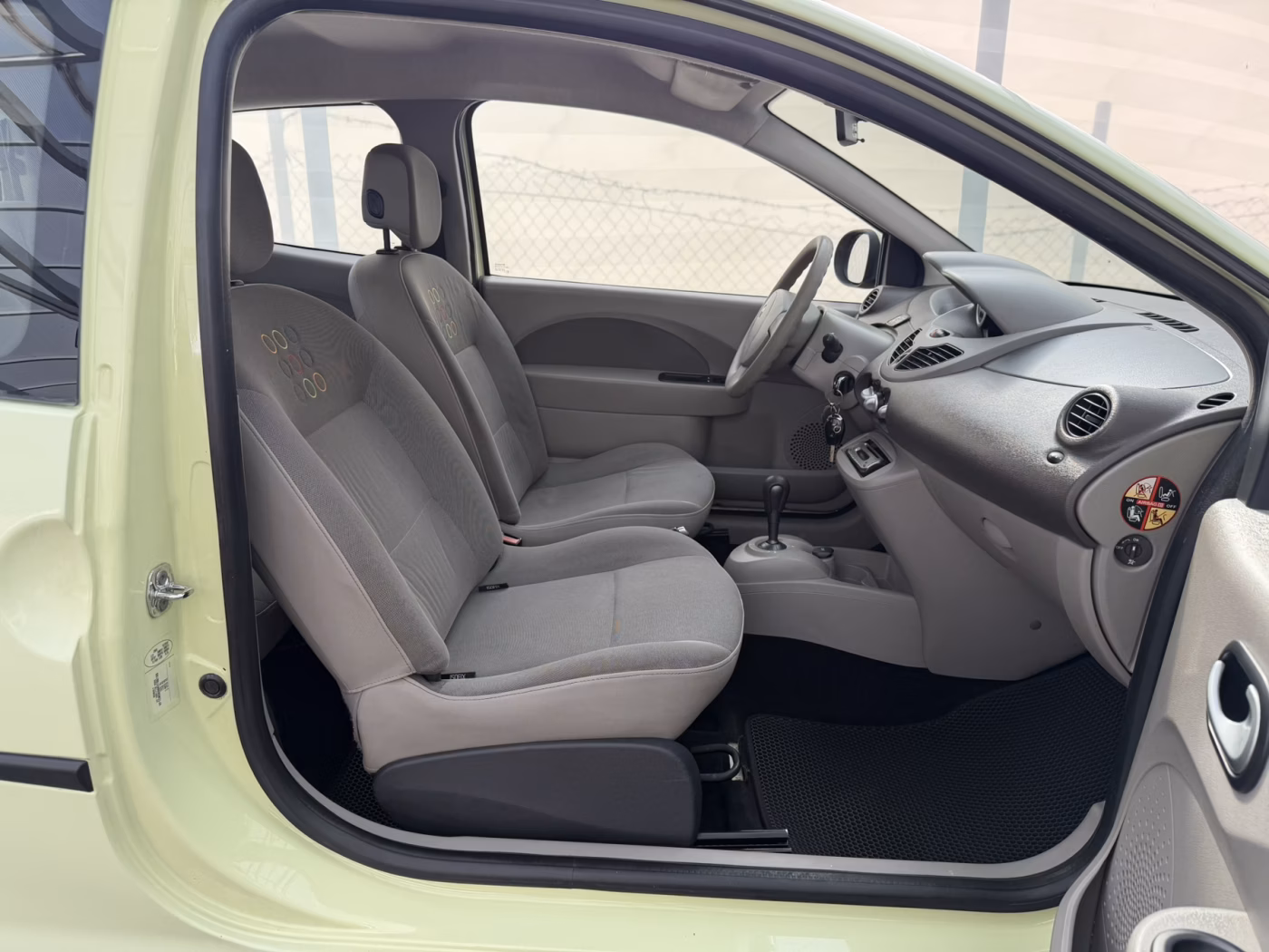 Renault Twingo фото 7