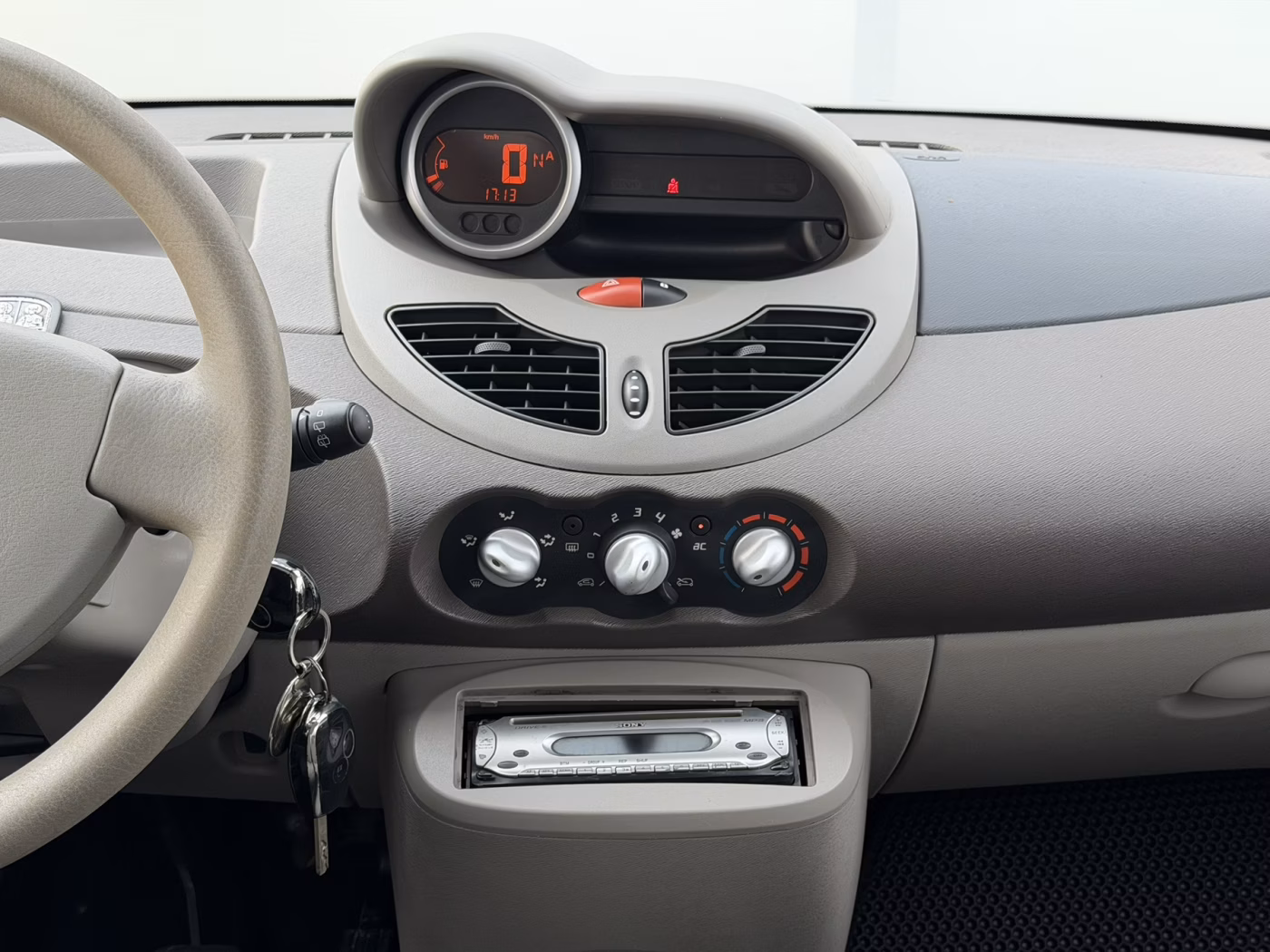 Renault Twingo фото 14