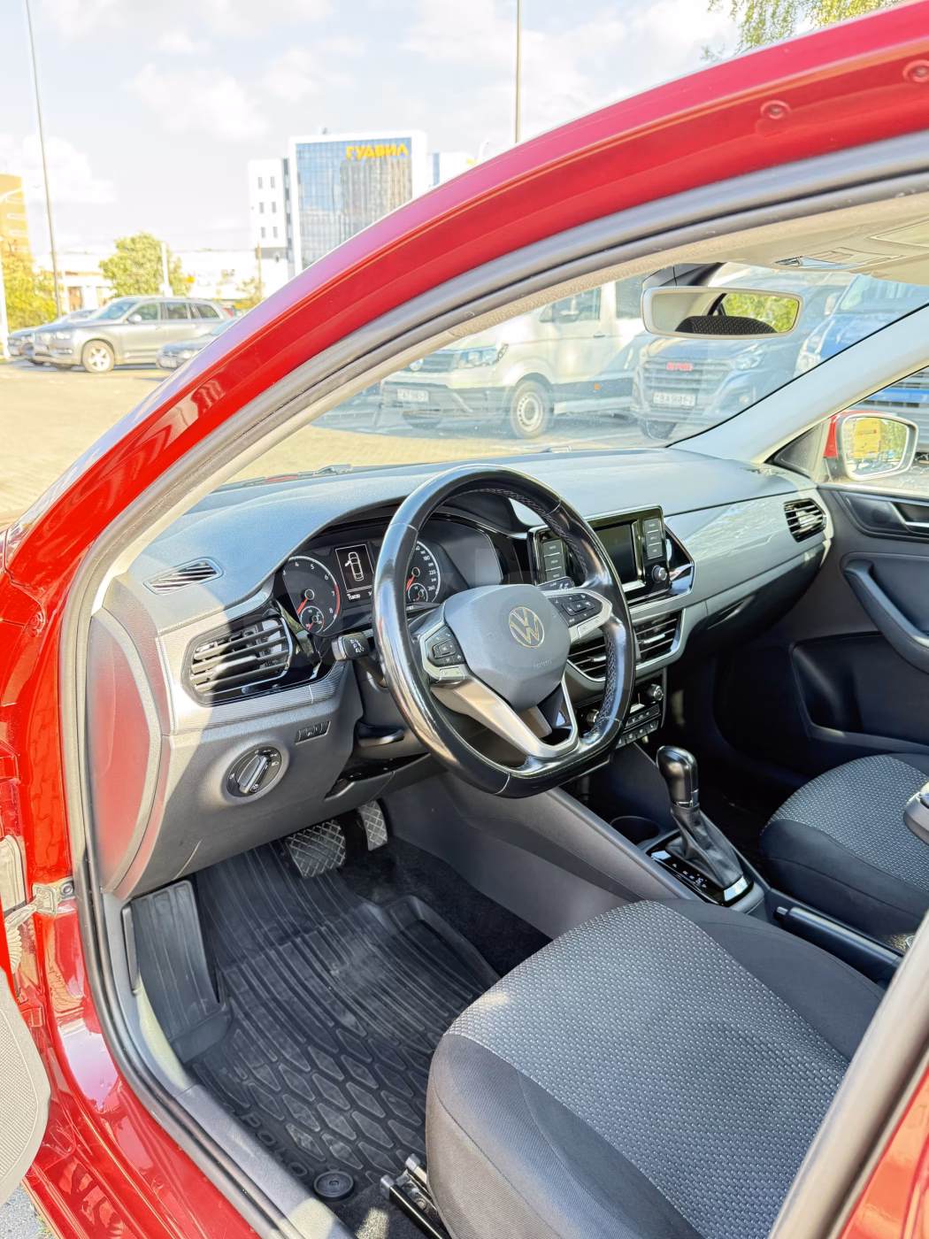 Volkswagen Polo Sedan фото 7