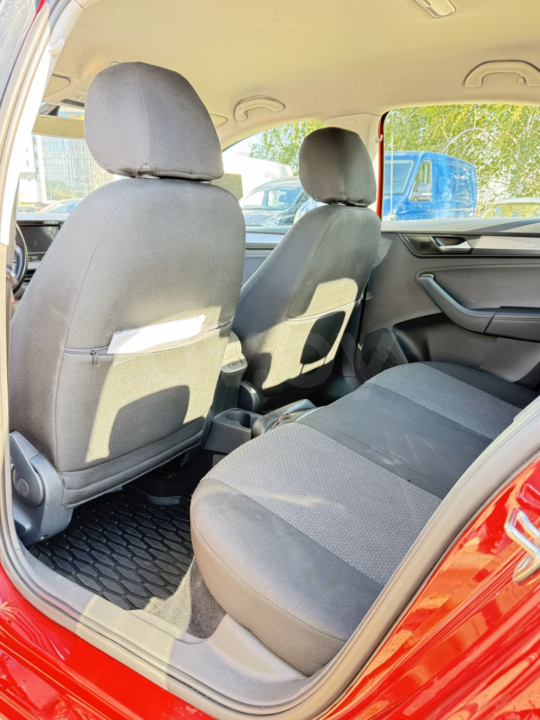 Volkswagen Polo Sedan фото 5