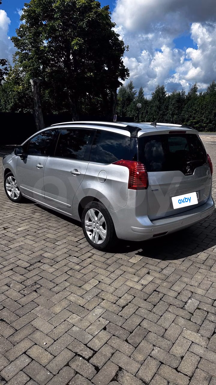 Peugeot 5008 фото 5