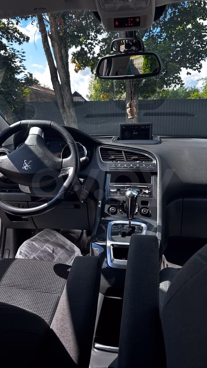 Peugeot 5008 фото 8