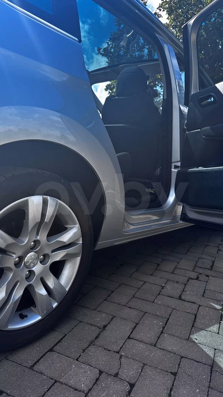 Peugeot 5008 фото 7