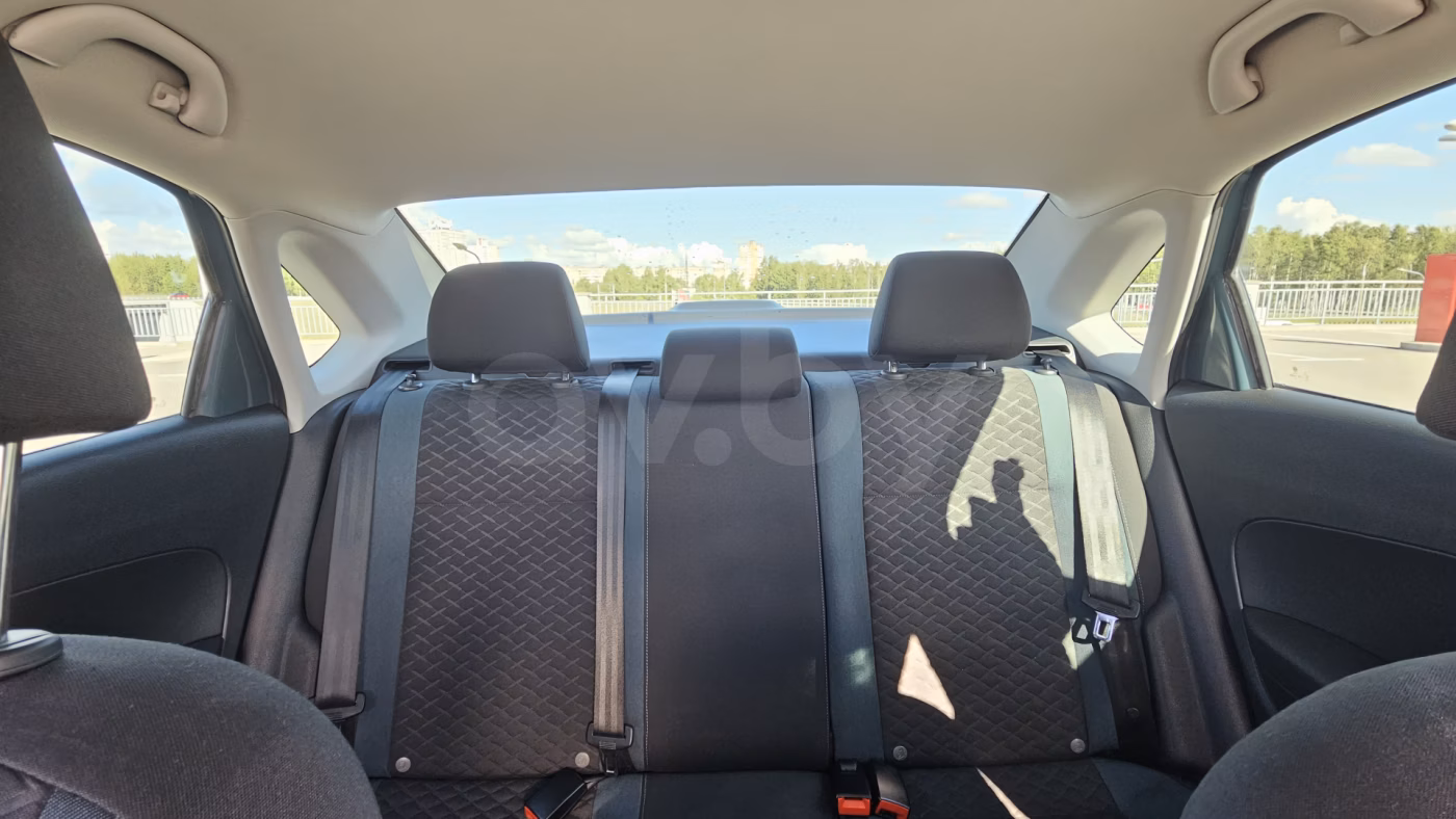 Volkswagen Polo Sedan фото 12