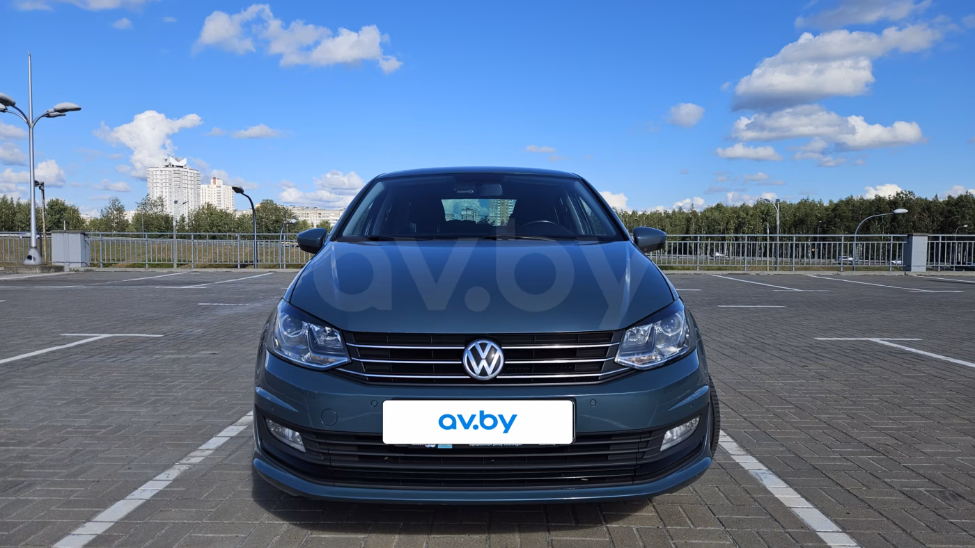 Volkswagen Polo Sedan фото 2