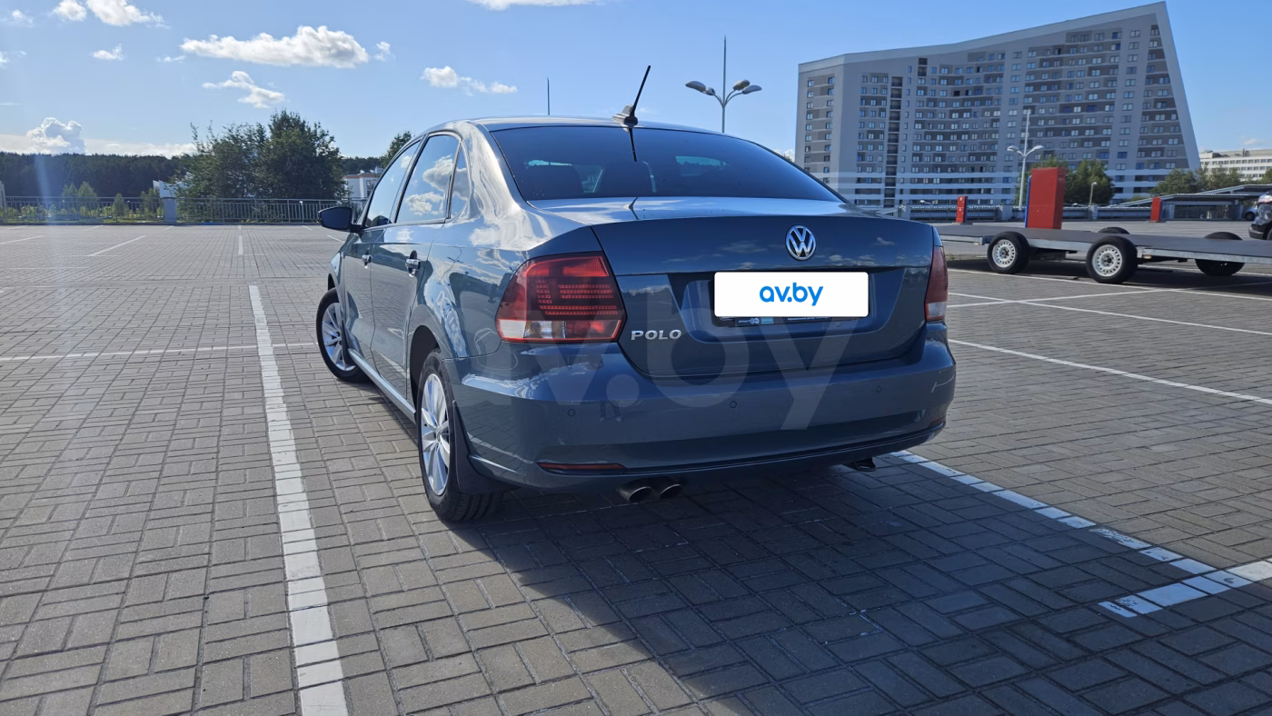 Volkswagen Polo Sedan фото 9