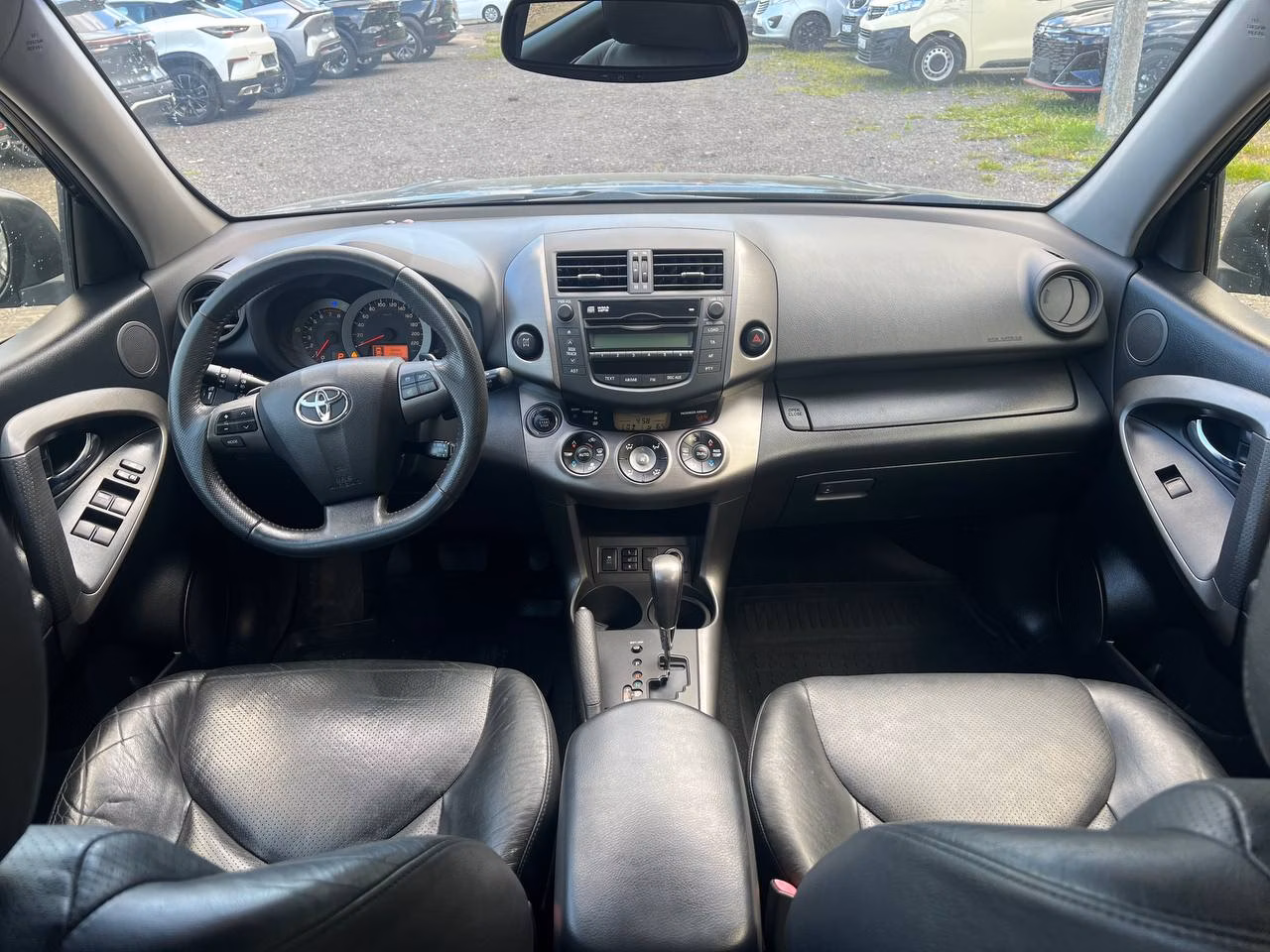 Toyota RAV4 фото 12