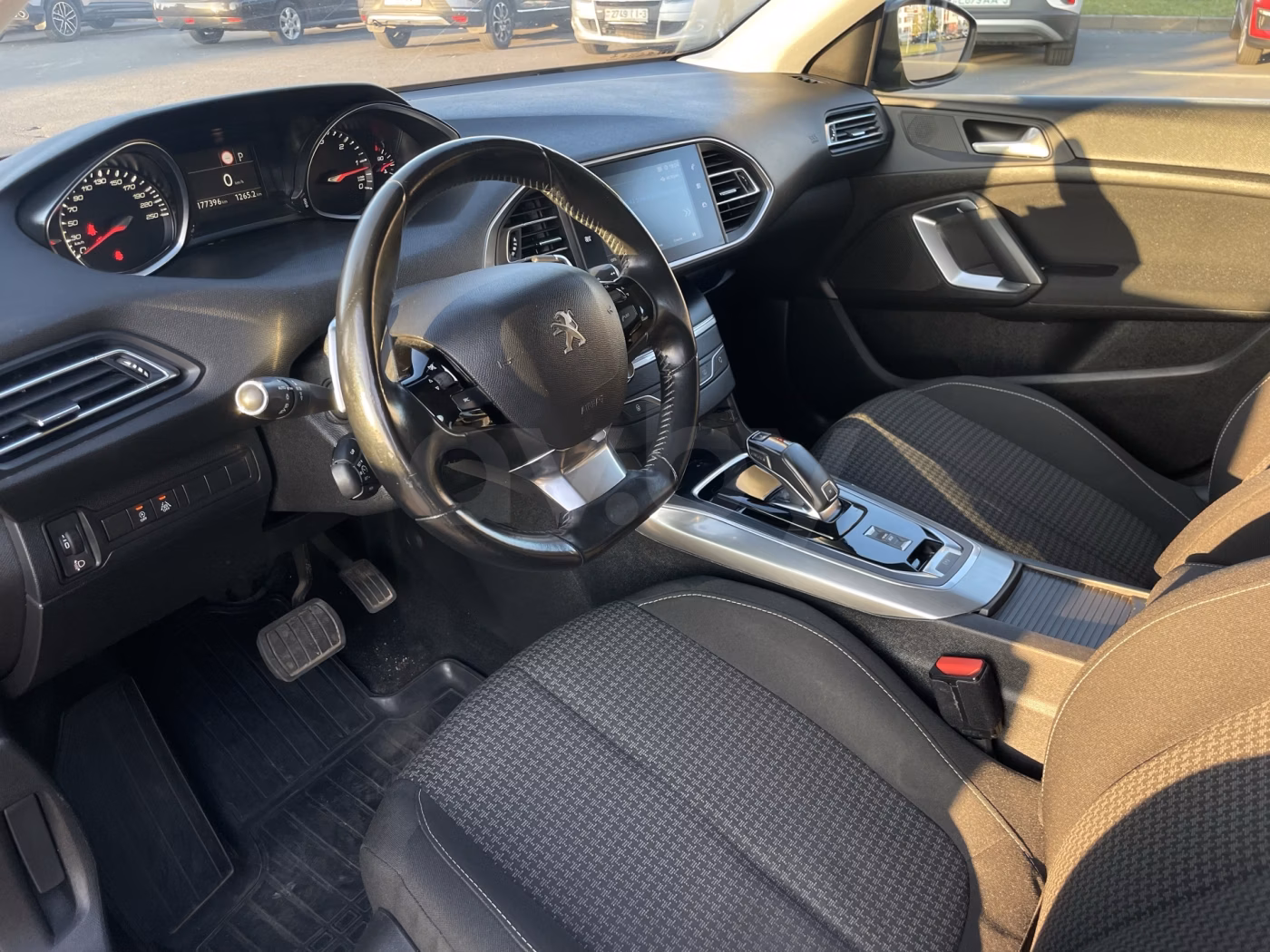 Peugeot 308 фото 8