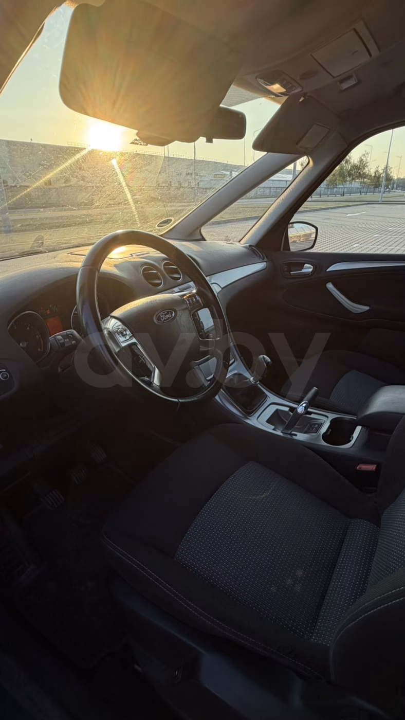 Ford Galaxy фото 13
