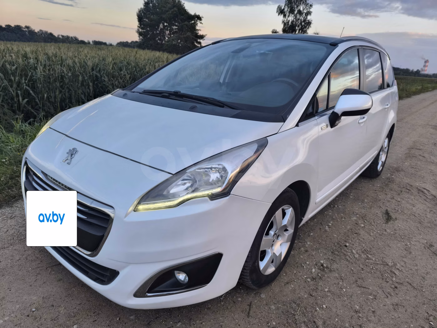 Peugeot 5008 фото 3