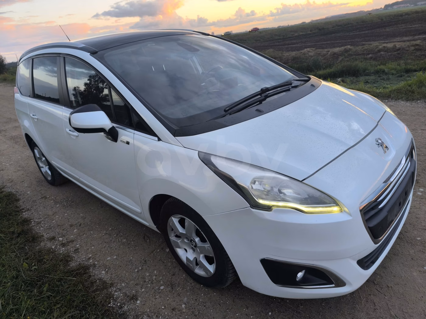 Peugeot 5008 фото 8