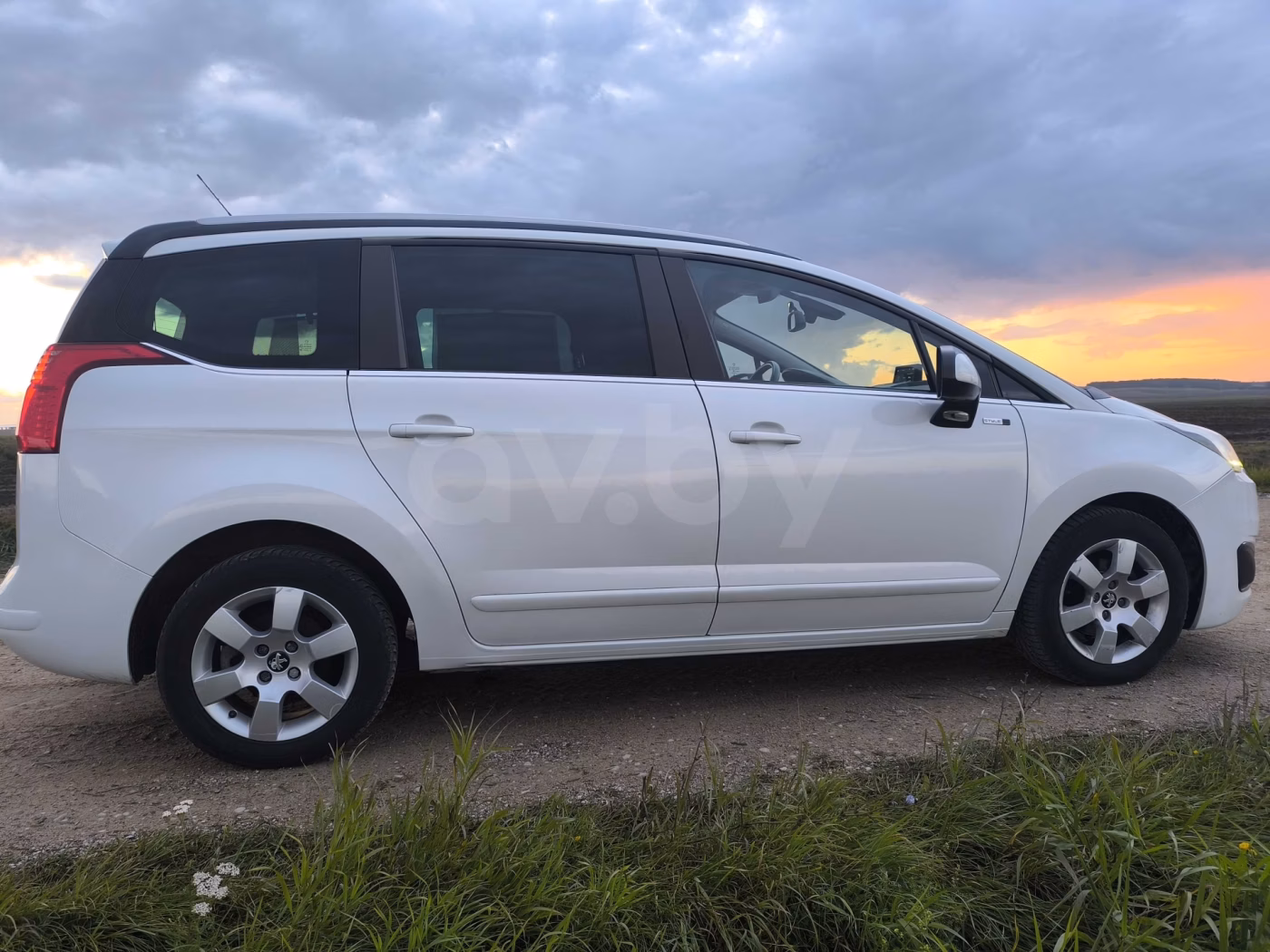 Peugeot 5008 фото 9