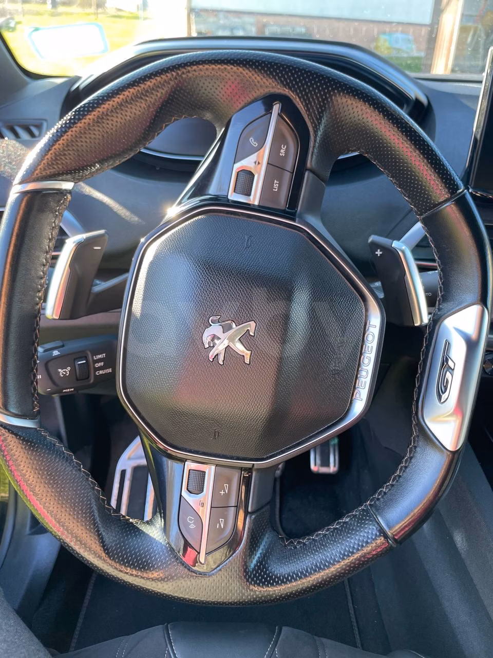 Peugeot 5008 фото 12