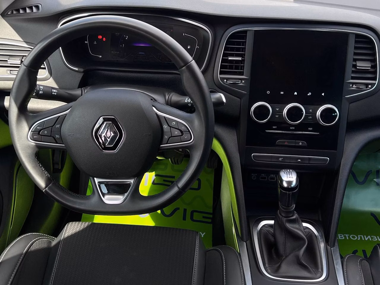 Renault Megane фото 12