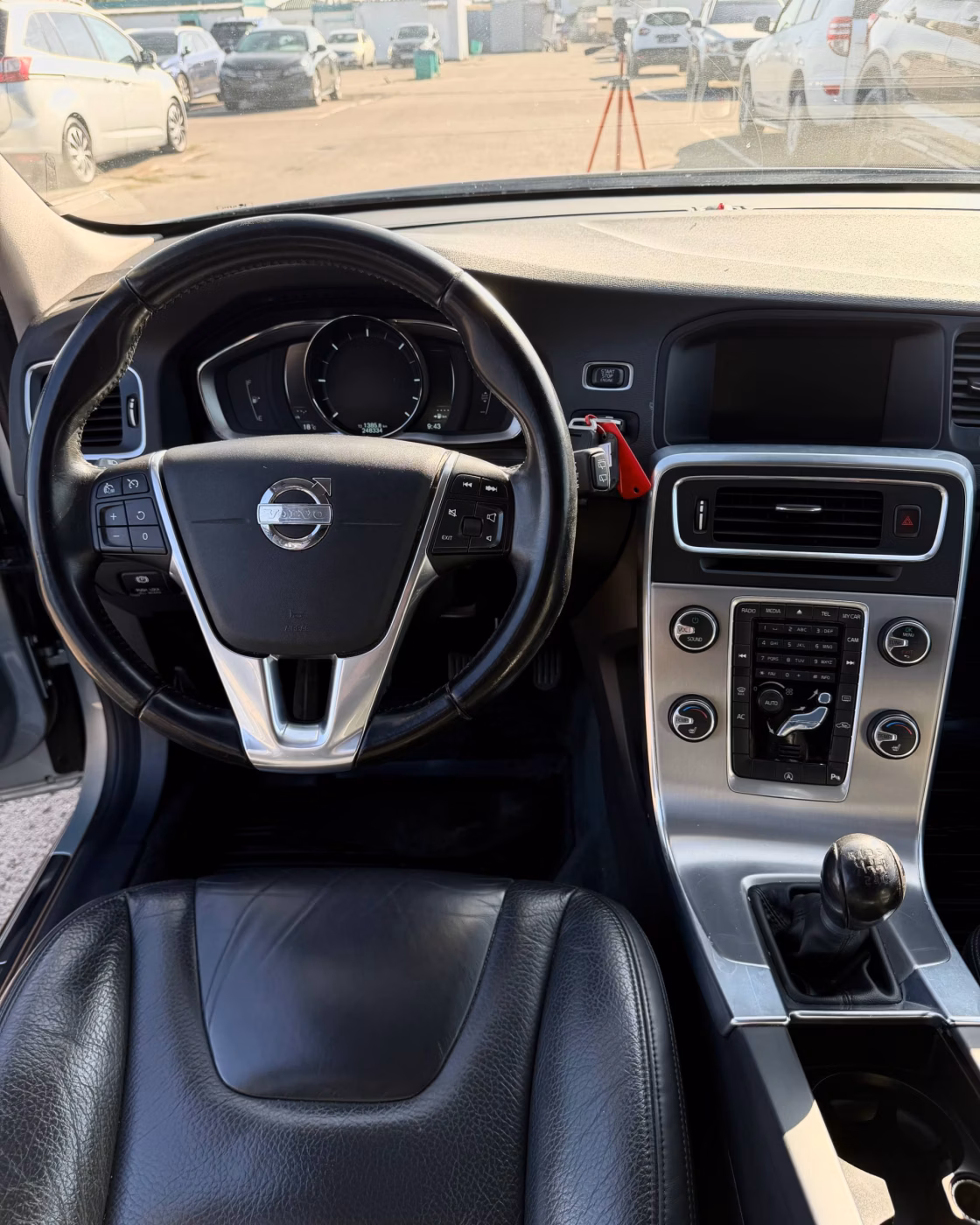 Volvo V60 фото 11