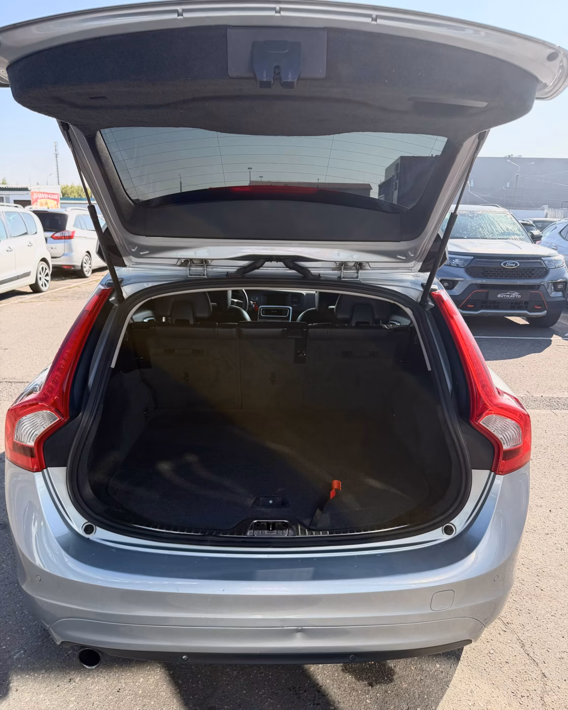 Volvo V60 фото 13