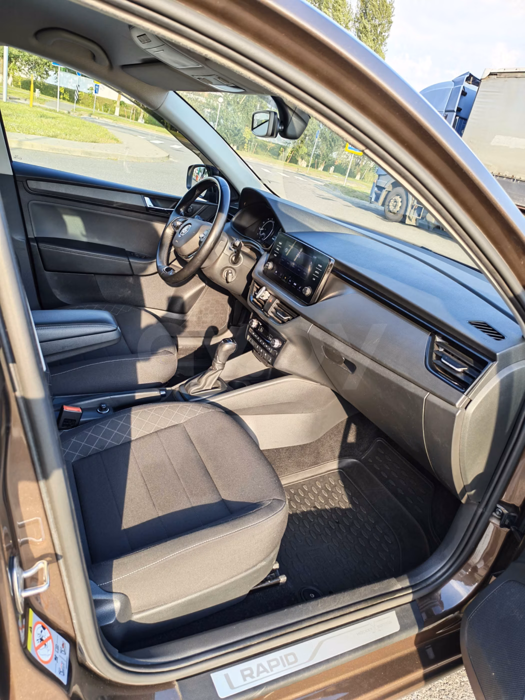 Skoda Rapid фото 8