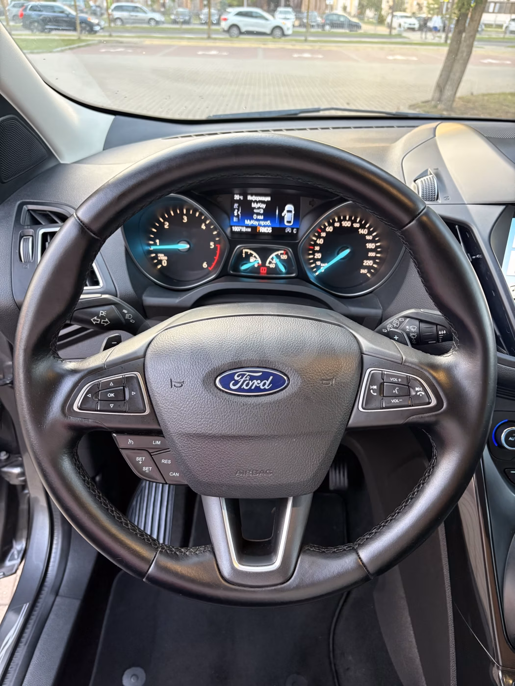 Ford Kuga фото 24