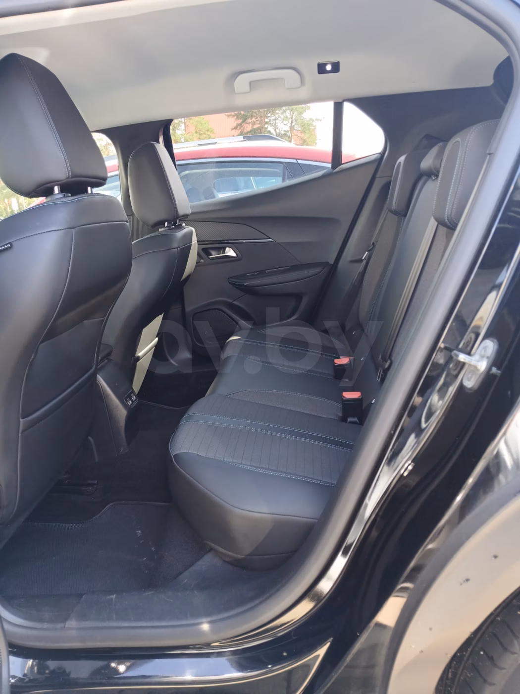 Peugeot 2008 фото 3