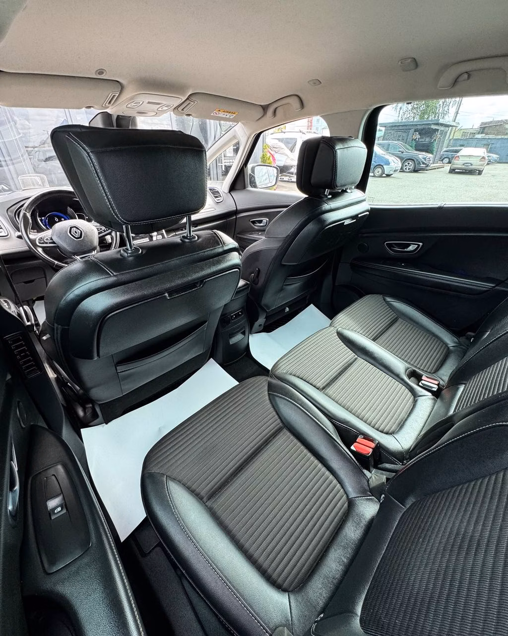 Renault Grand Scenic фото 11