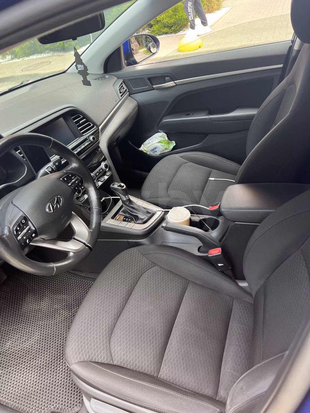 Hyundai Elantra фото 5