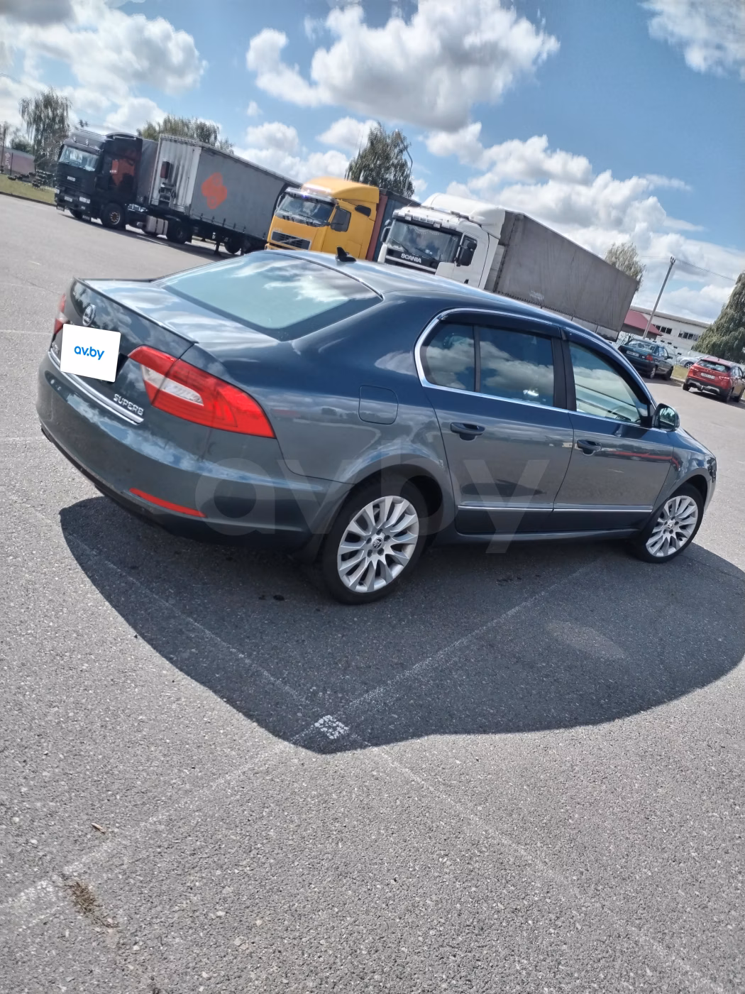 Skoda Superb фото 8