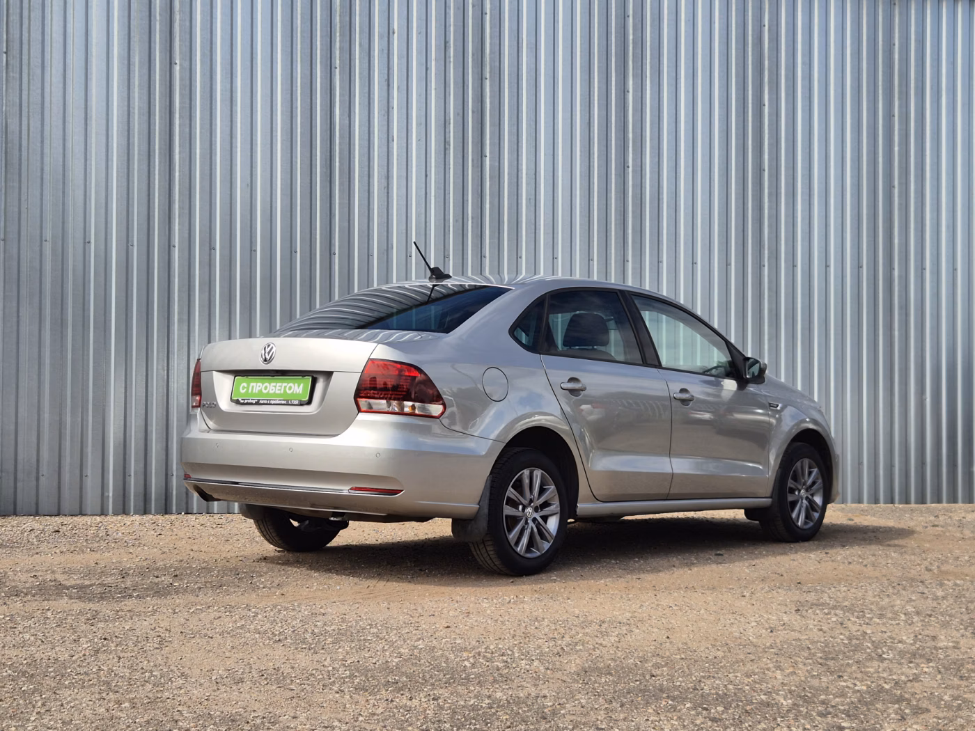 Volkswagen Polo Sedan фото 2