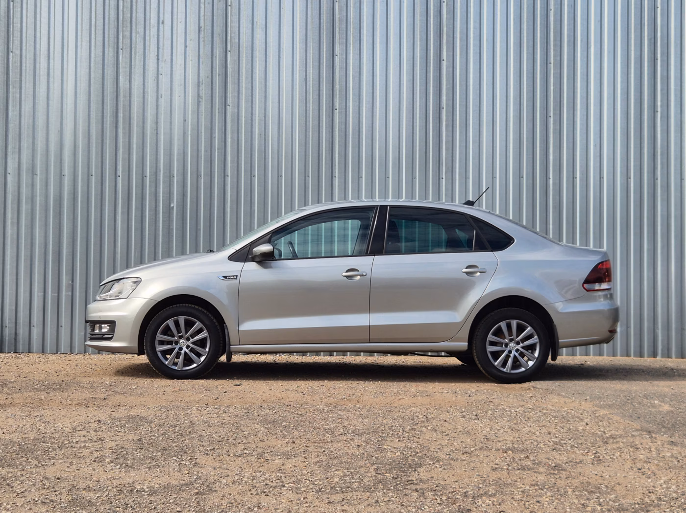Volkswagen Polo Sedan фото 4