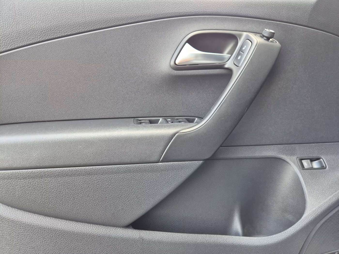 Volkswagen Polo Sedan фото 7