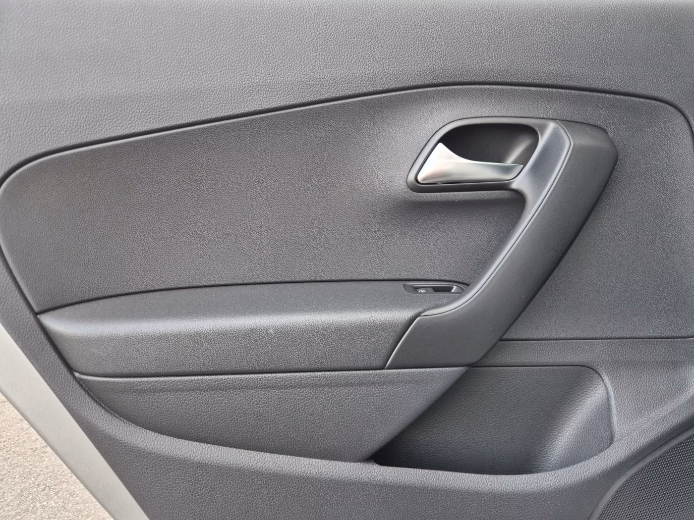 Volkswagen Polo Sedan фото 9