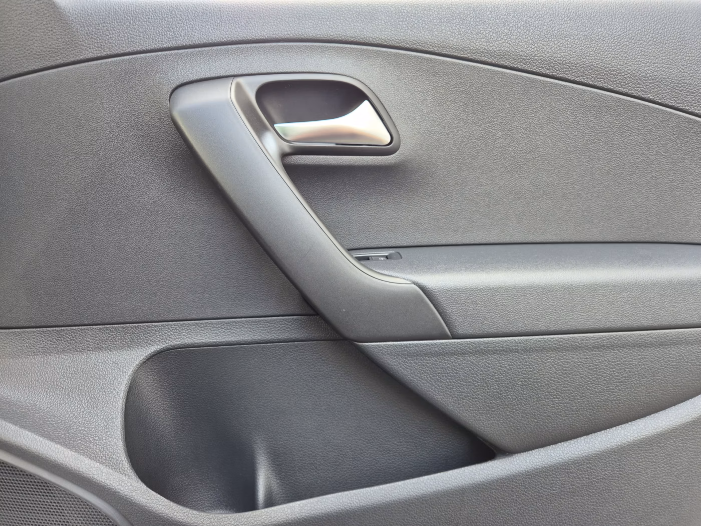 Volkswagen Polo Sedan фото 11