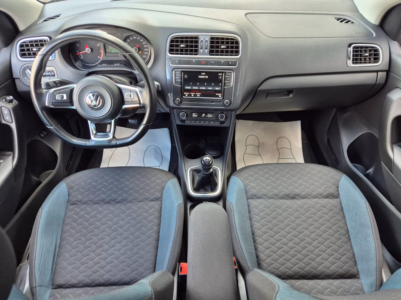 Volkswagen Polo Sedan фото 13
