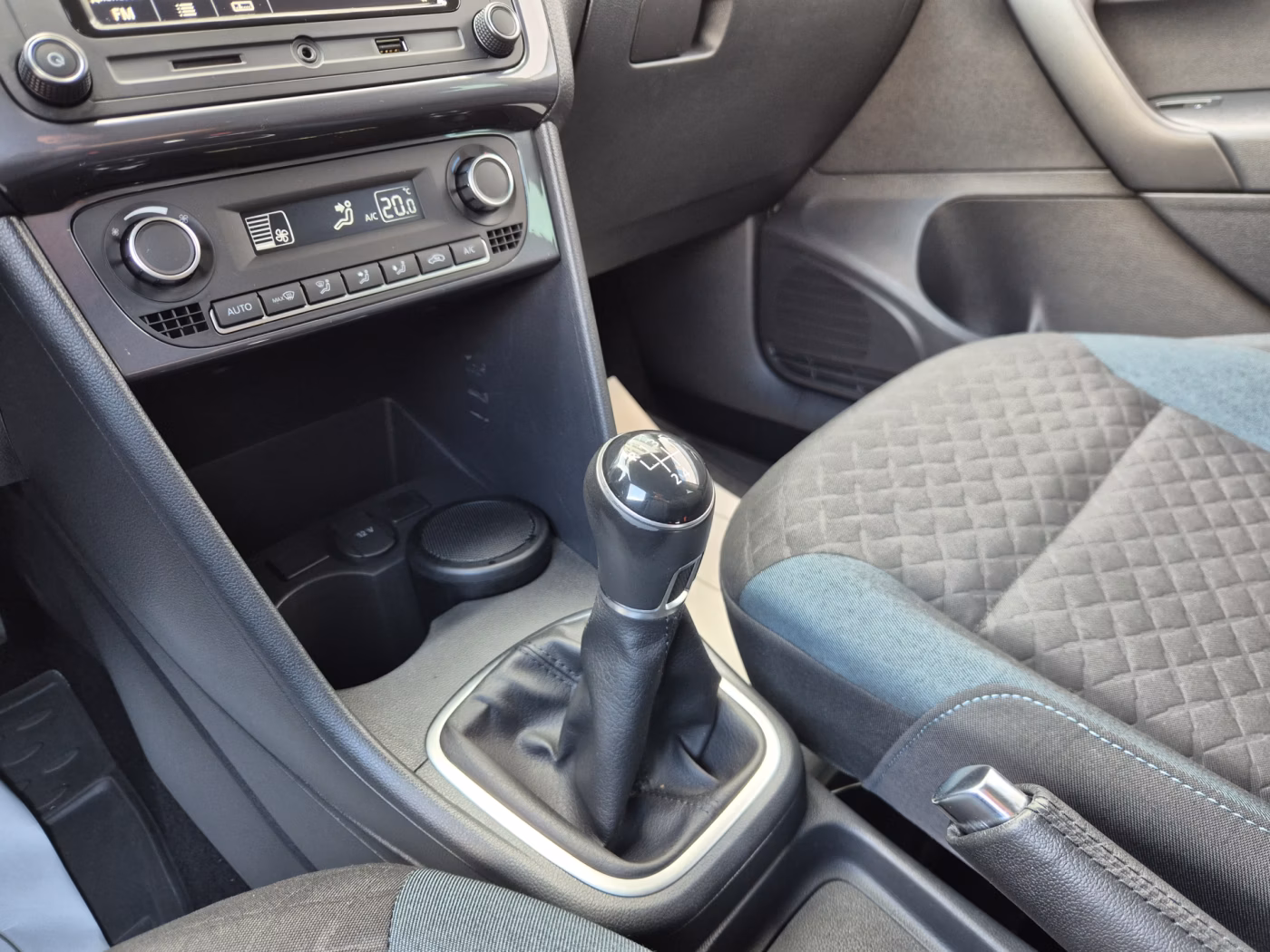 Volkswagen Polo Sedan фото 16