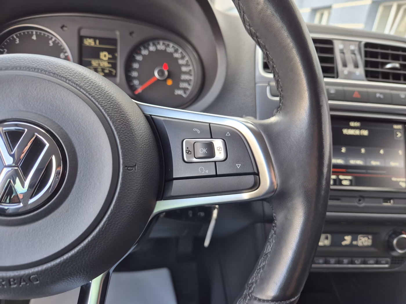 Volkswagen Polo Sedan фото 20