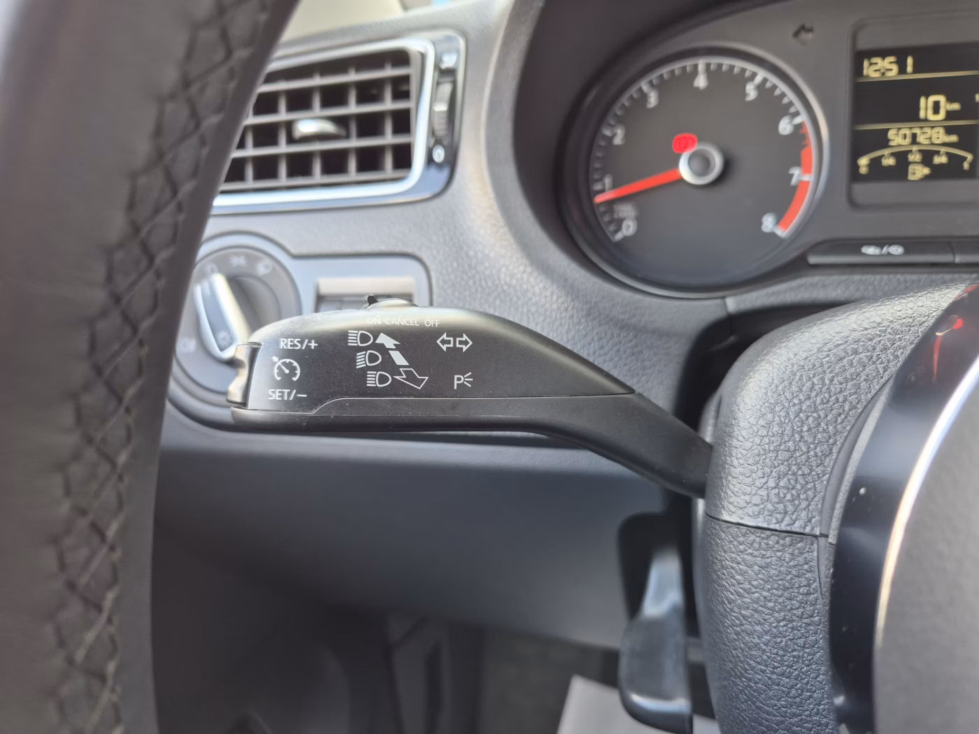 Volkswagen Polo Sedan фото 23