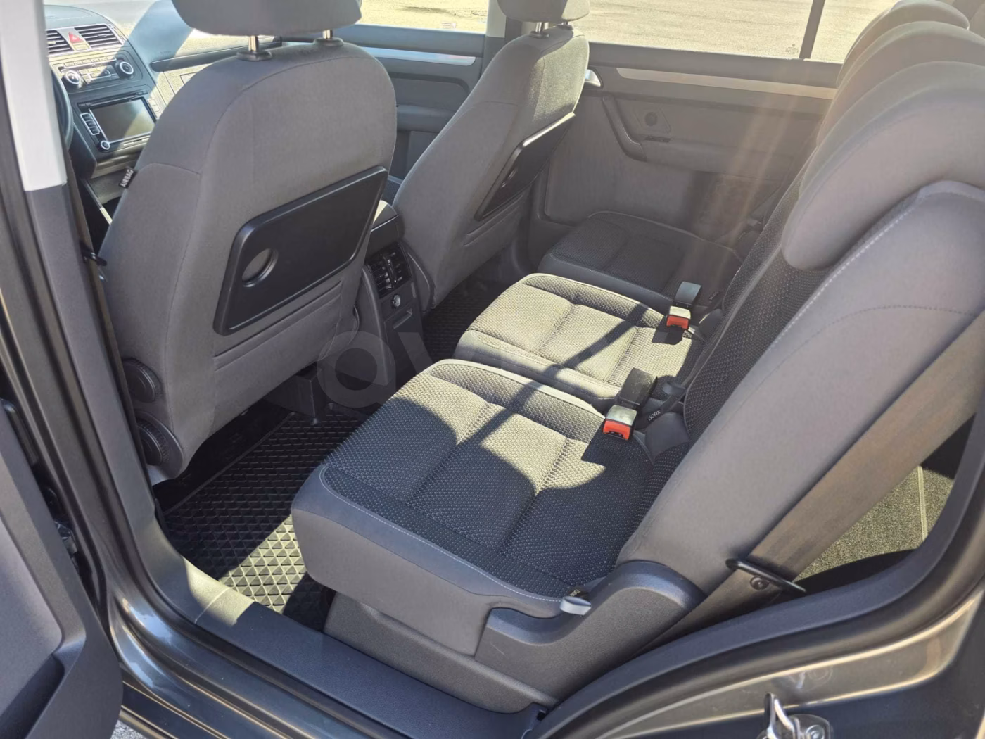 Volkswagen Touran фото 8