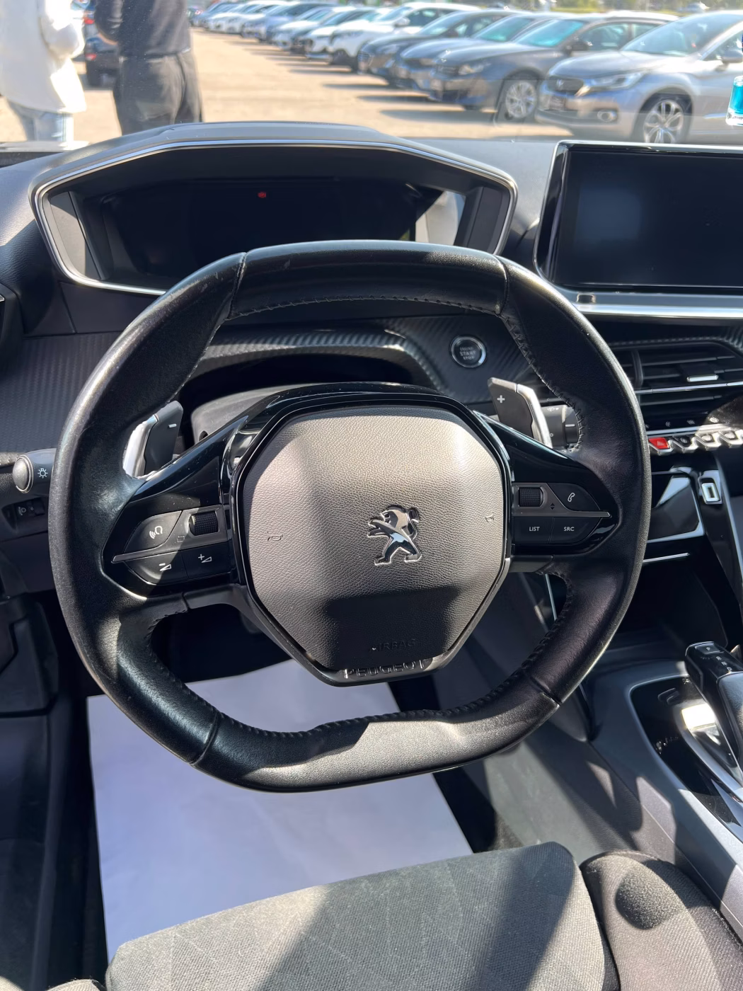 Peugeot 2008 фото 12