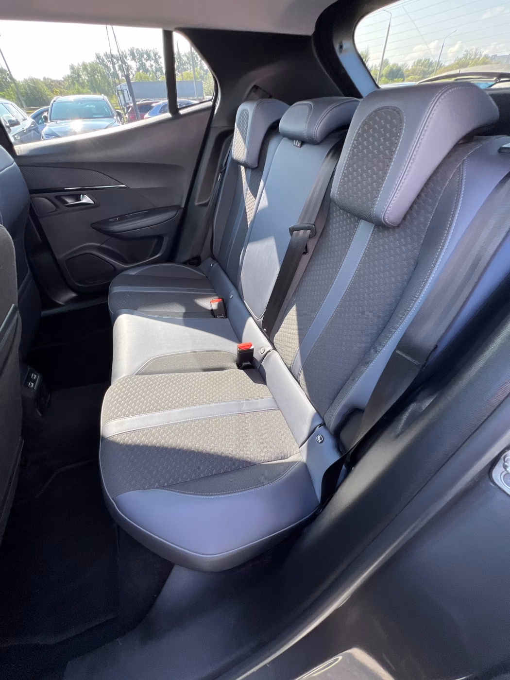 Peugeot 2008 фото 15