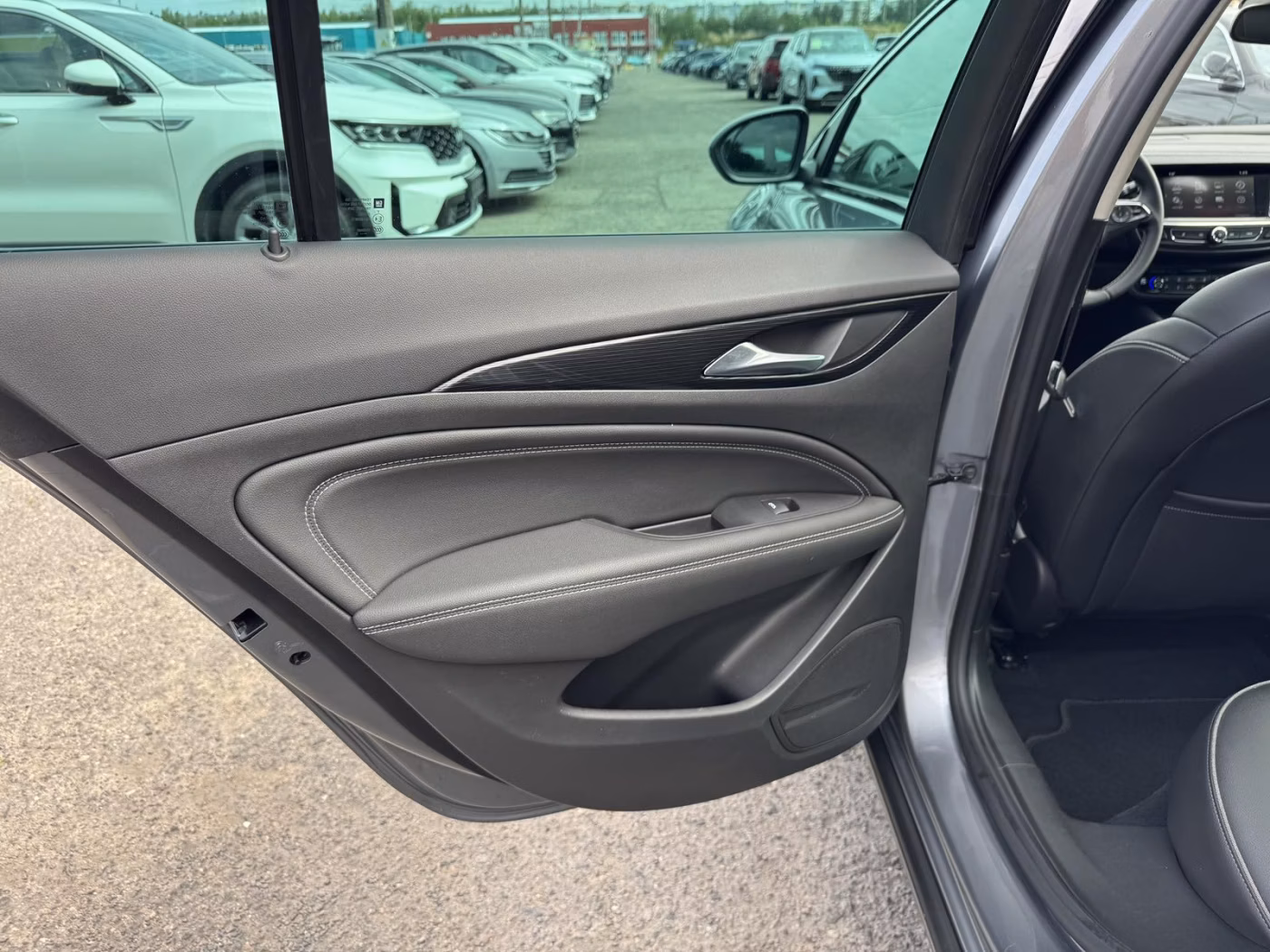 Opel Insignia фото 16